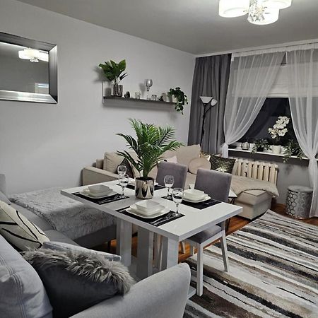 Apartment In Zyrardow 10Min To Suntago Eksteriør billede