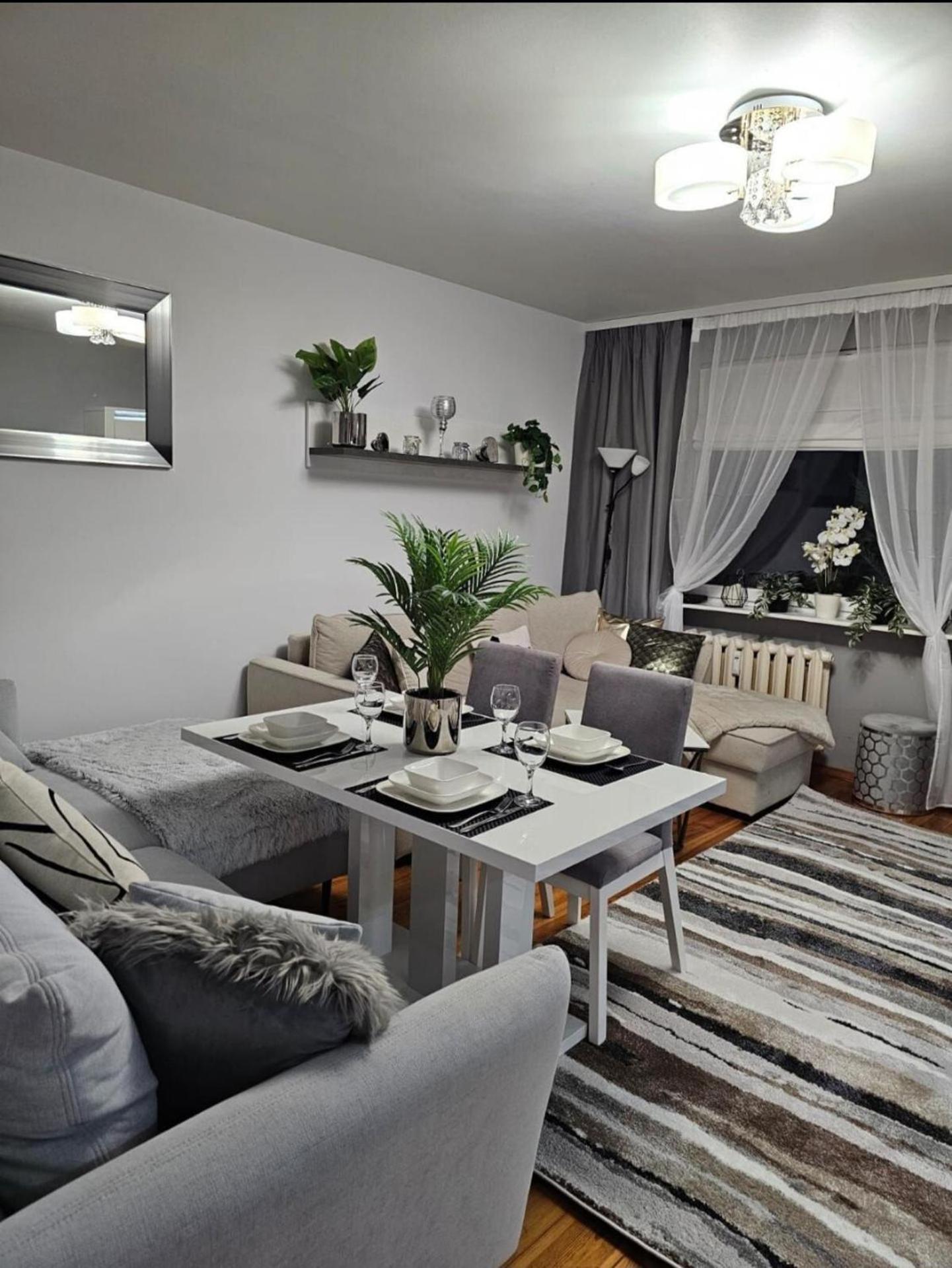 Apartment In Zyrardow 10Min To Suntago Eksteriør billede