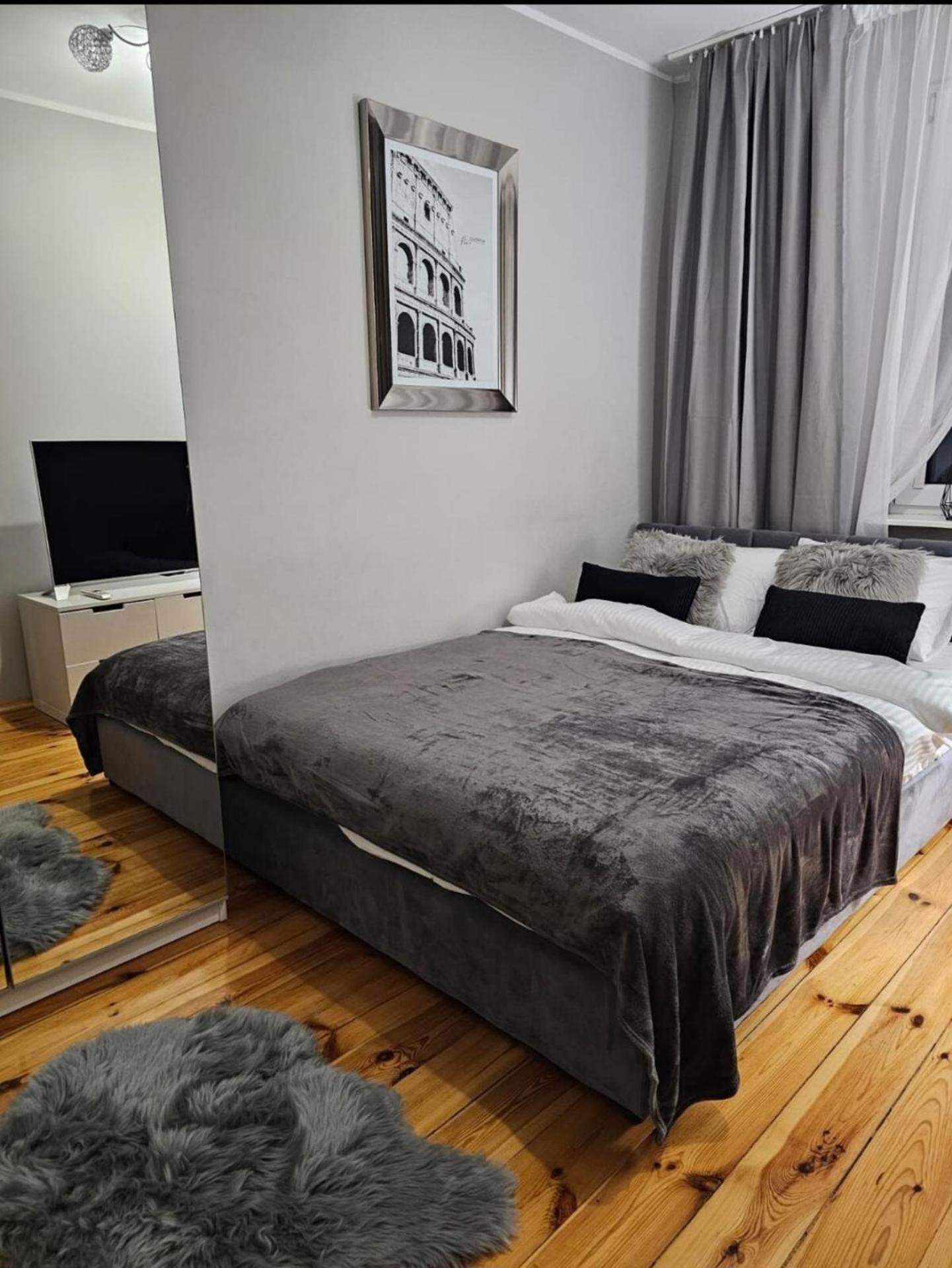 Apartment In Zyrardow 10Min To Suntago Eksteriør billede
